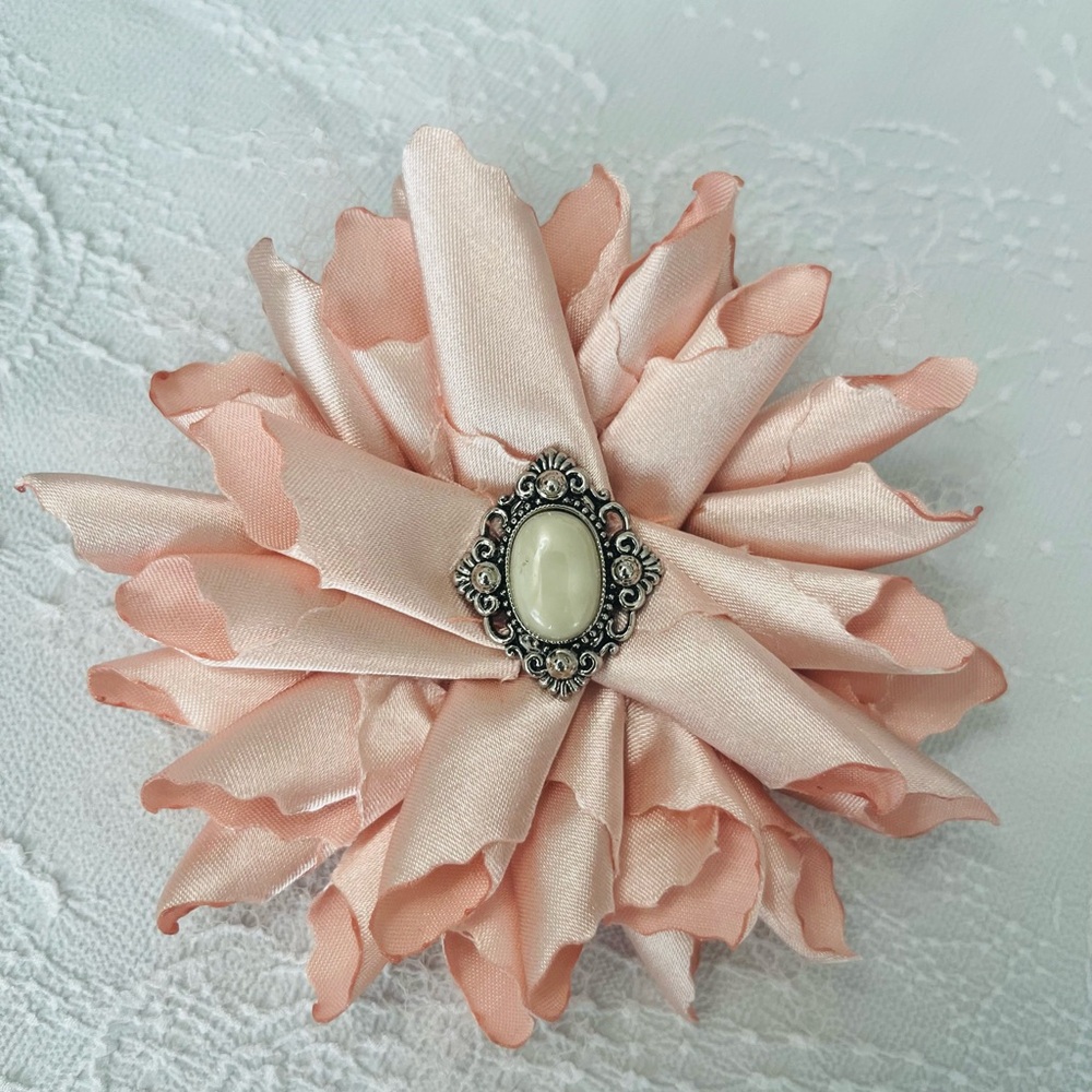 Elegant Pink Flower Brooch